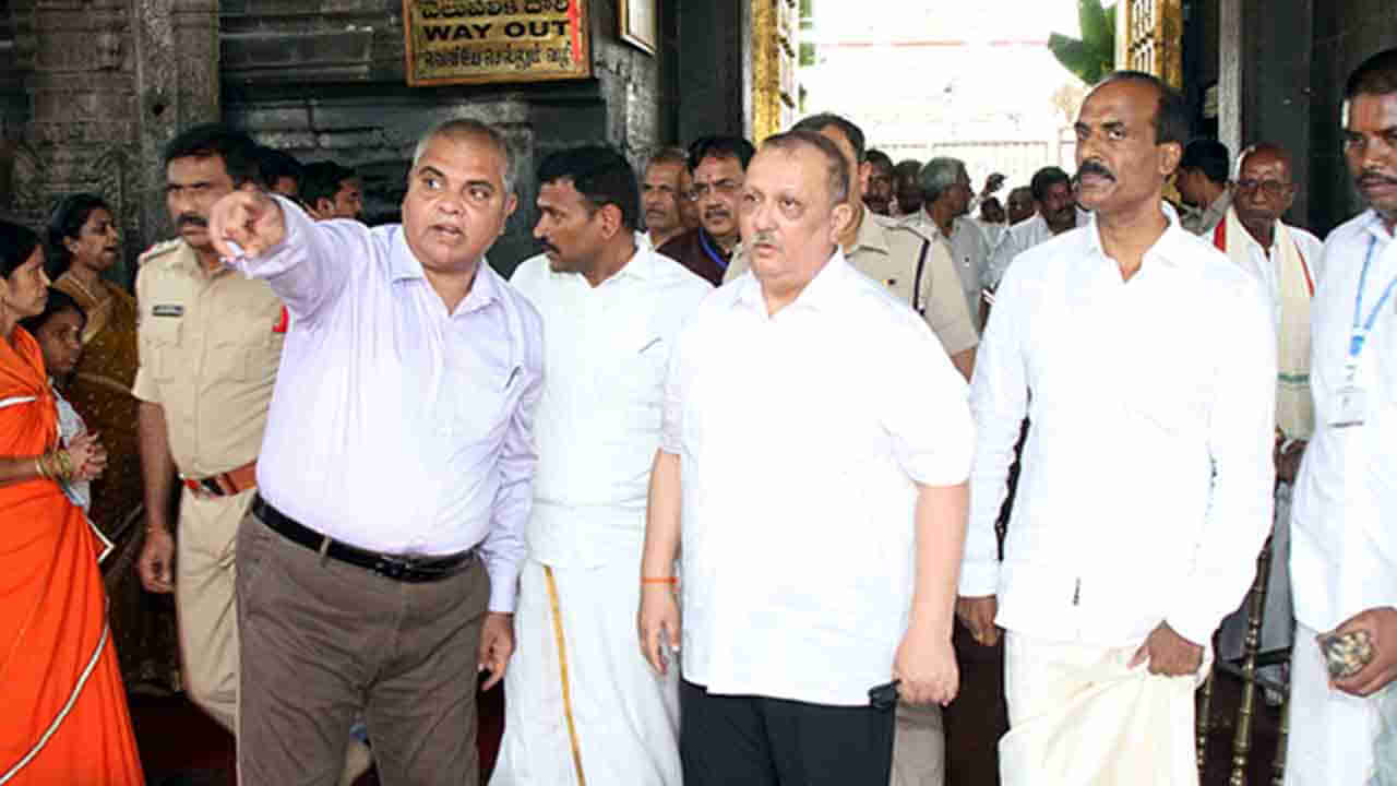 Tirumala: తిరుమలలో ఆధునిక టెక్నాలజీతో హైలెవెల్ సెక్యూరిటీ.. హోం శాఖ ప్రధాన కార్యదర్శి కీలక నిర్ణయాలు