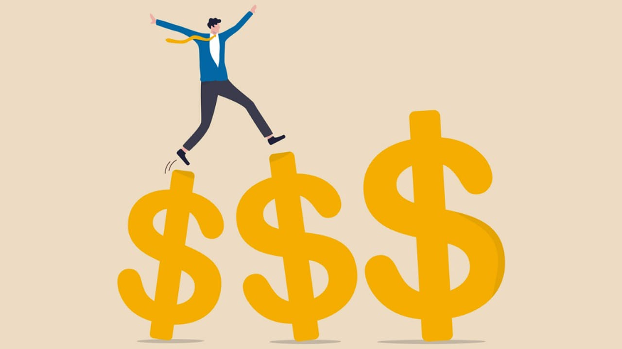 విదేశాలకు వెళ్లి డబ్బు సంపాదించాలనే కోరిక చాలా మందికి ఉంటుంది. అయితే, అన్ని దేశాలలో పరిస్థితి ఒకేలా ఉండదు. కొన్ని కొన్నిదేశాలలో ఉద్యోగులకు భారీగా జీతాలు లభిస్తాయి. ఇవాళ మనం ఏ దేశంలో ఉద్యోగులకు ఎక్కువ జీతాలు ఉన్నాయి. ఉద్యోగం కోసం ఏ దేశం వెళితే బాగుంటుందో ఇవాళ మనం తెలుసుకుందాం..