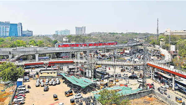 Hyderabad: హైదరాబాద్లో ఇల్లు కొనే ప్లాన్లో ఉన్నారా.? ఈ ప్రాంతం మరో హైటెక్ సిటీ అవ్వడం ఖాయం..
