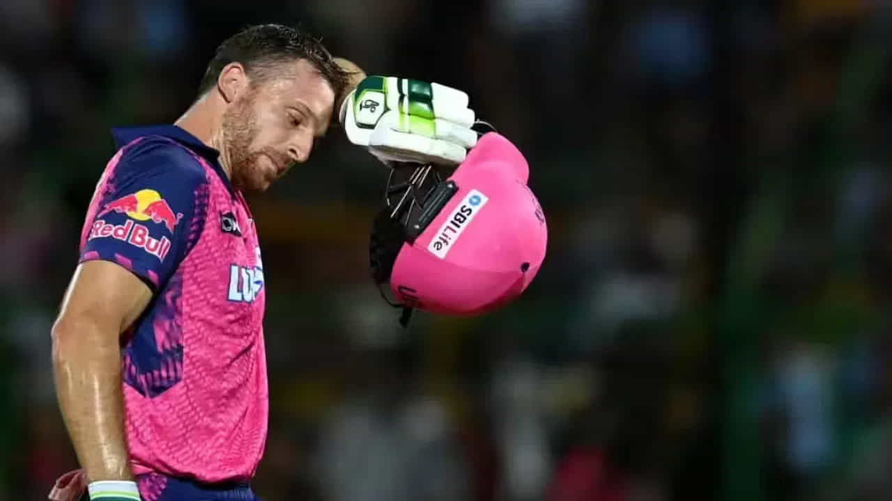 ప్రస్తుత పరిమిత ఓవర్ల ఇంగ్లండ్ కెప్టెన్ జోస్ బట్లర్ 2016లో ఐపీఎల్లో అరంగేట్రం చేశాడు. దీని తర్వాత, బట్లర్ 81 ఇన్నింగ్స్లలో ఒక్కసారి మాత్రమే సున్నా వద్ద పెవిలియన్కు చేరుకున్నాడు. ఈ సీజన్లో, గత 10 ఇన్నింగ్స్లలో, జోస్ బట్లర్ 5 సార్లు జీరోకే ఔట్ అయ్యి పెవిలియన్కు చేరుకున్నాడు. ఈ సీజన్లో జోస్ బట్లర్ బ్యాట్తో 4 అర్ధ సెంచరీ ఇన్నింగ్స్లు కనిపించాయి. ఈ సీజన్లో అత్యధిక ఇన్నింగ్స్లో 95 పరుగులు బట్లర్ బ్యాట్తో నమోదయ్యాయి.