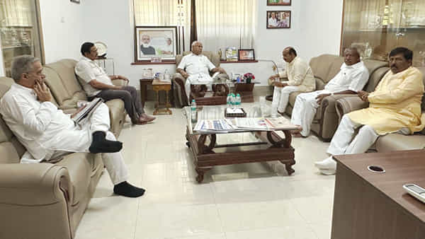 Karnataka Election: కర్నాటకలో అన్ని పార్టీలకు హంగ్ హౌజ్ భయం.. జేడీఎస్తో పొత్తుకు బ్యాక్రూమ్ ఆపరేషన్ షురూ..