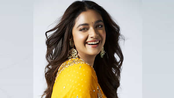 Keerthy Suresh: హాట్ లుక్స్ తో హీటు పుట్టిస్తోన్న వెన్నెల.. కీర్తి సొగసుకు ఫిదా అవ్వాల్సిందే..
