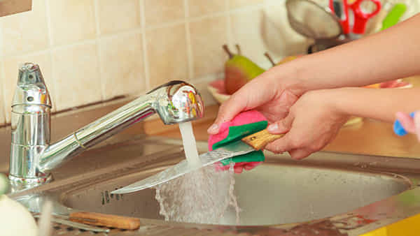 Kitchen Tips : మీ వంటింట్లో కత్తికి తుప్పు పట్టిందా..అయితే ఈ 5 చిట్కాలతో కత్తి పదునెక్కడం ఖాయం..