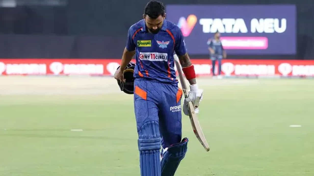 అదేవిధంగా CSKపై రాహుల్ 18 బంతుల్లో 20 పరుగులు చేసినప్పటికీ, లక్నో సూపర్ జెయింట్స్ 205 పరుగులు చేసింది. ఈ విధంగానే ఢిల్లీ క్యాపిటల్స్పై లక్నో సూపర్జెయింట్స్ 193 పరుగులు చేసిన సమయంలో, KL రాహుల్ 12 బంతుల్లో 8 పరుగులు చేసి ఔటయ్యాడు.