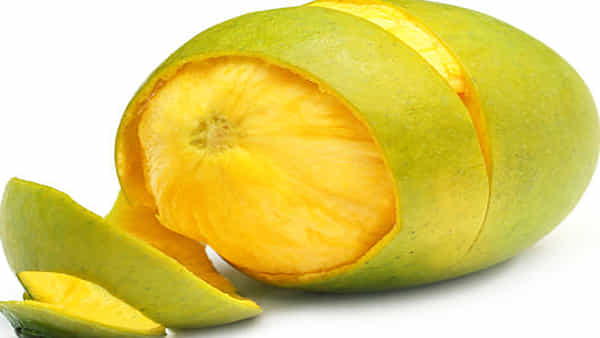 Mango Peel: మామిడి తిని తొక్క పడేస్తున్నారా.. ఈ లాభాలు తెలిస్తే అస్సలు వదిలిపెట్టరు..