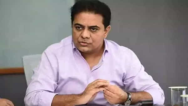 Telangana: ఈటెల రాజేందర్ భద్రతపై మంత్రి కేటీఆర్ ఆరా.. సెక్యూరిటీ ఇవ్వాలని డీజీపీకి సూచన..!