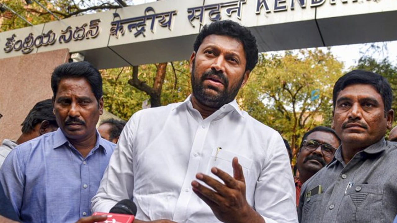 MP Avinash Reddy: 'అమ్మ ఆరోగ్యం విషమంగా ఉంది.. విచారణకు రాలేను' సీబీఐకి అవినాష్‌ రెడ్డి లేఖ