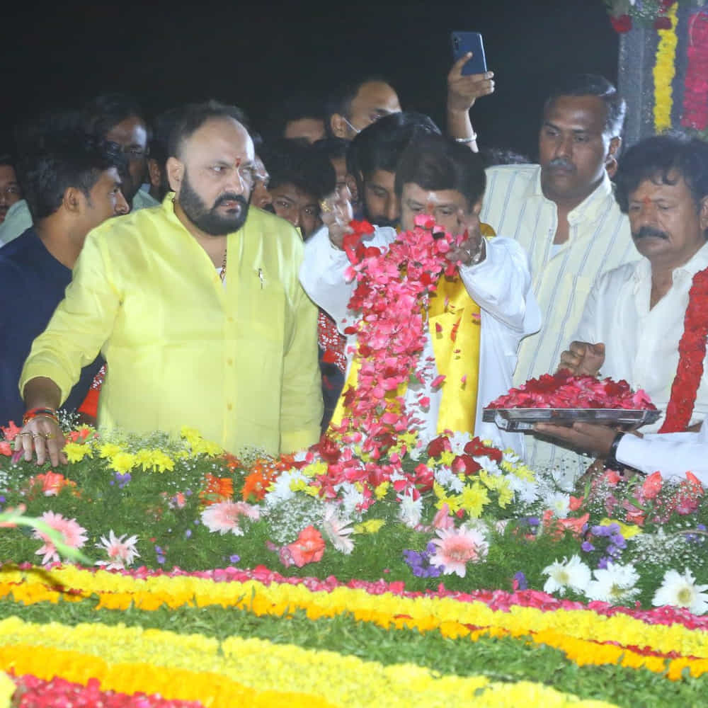 ఎన్నో సంస్కరణలకు ఎన్టీఆర్ నాంది పలికారని గుర్తు చేసుకున్నారు.