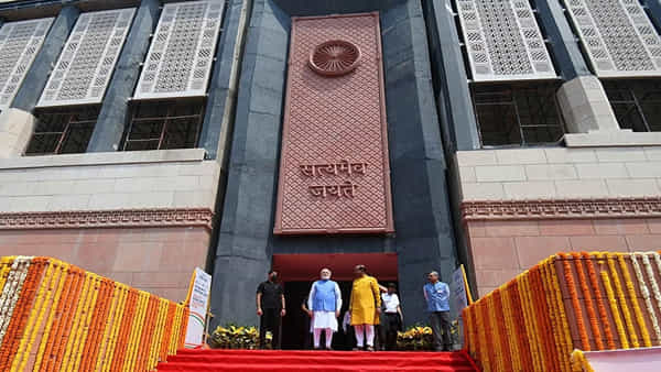 New Parliament : కొత్త పార్లమెంట్ ప్రారంభం అప్పుడే..! మోదీ 9 ఏళ్ల పాలనకు గుర్తుగా..