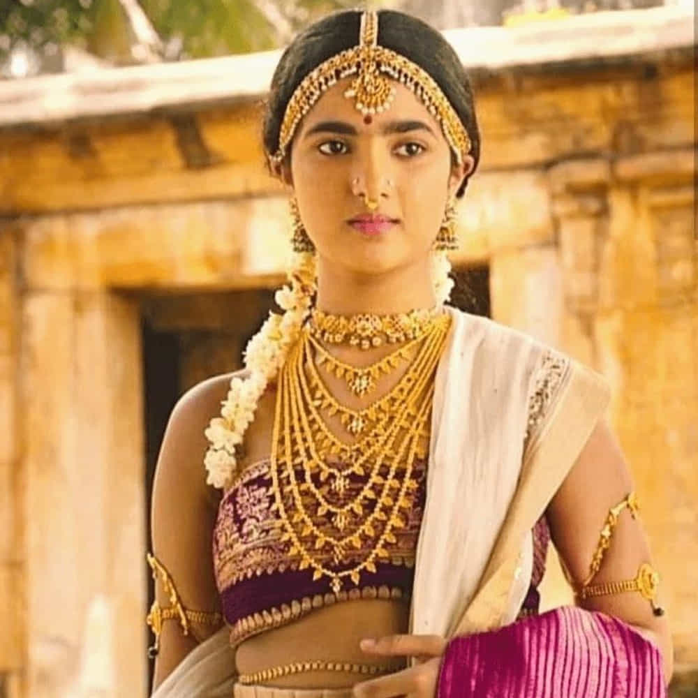ఈ నేపథ్యంలో నీల తన తల్లిదండ్రులతో కలిసి దిగిన ఫోటోలు సోషల్ మీడియాలో వైరల్ అవుతున్నాయి.