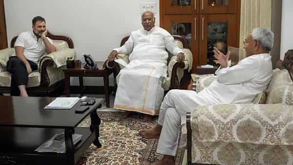 CM Nitish Kumar: ఆప్కు మద్దతివ్వాలని కాంగ్రెస్ నిర్ణయం.. నితీష్ రాయబారంతో కాంగ్రెస్ వైఖరిలో మార్పు