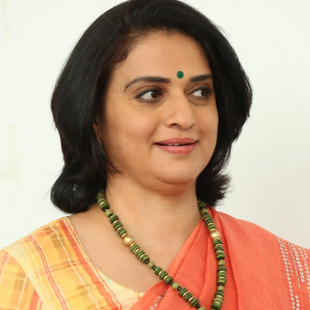 మళ్ళీ పెళ్లి బయోపిక్ అనుకోవచ్చా ? పవిత్ర లోకేష్: బయోపిక్ అనేది చాలా పెద్ద వర్డ్. మళ్ళీ పెళ్లి కథ సమాజానికి అద్దం పడుతుంది. ఇలాంటి పరిస్థితులు, ఆలోచనలు సమాజంలో వున్నాయి. ఆడియన్స్ తప్పకుండా కనెక్ట్ అవుతారు.