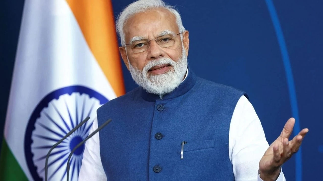 PM Modi: మరో వందే భారత్ ఎక్స్‌ప్రెస్‌కు గ్రీన్ సిగ్నల్.. జండా ఊపి ప్రారంభించిన ప్రధాని మోదీ