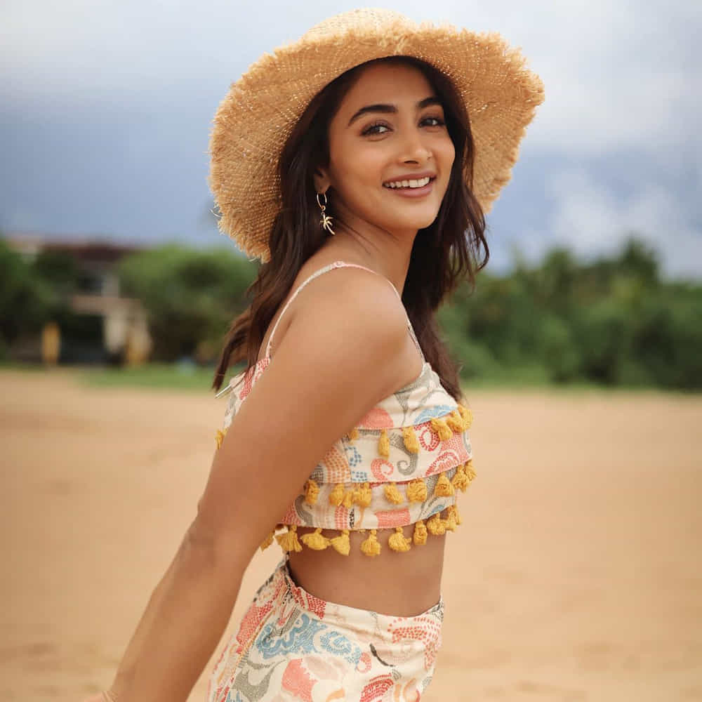 రెడ్డీ ఇక్కడ సూడూ అంటూ స్క్రీన్ మీద చెంగు చెంగుమంటూ ఎగిరే పూజా హెగ్డే ఇప్పటిదాకా చాలా సినిమాలే చేశారు.