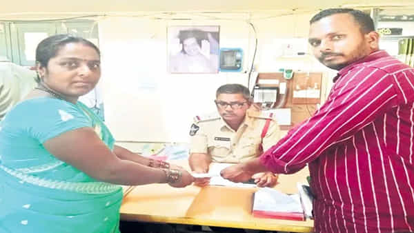 Puttaparthi: నీచాతి నీచం.. లేగదూడలపై లైంగిక దాడి.. పోలీసులకు రైతుల ఫిర్యాదు
