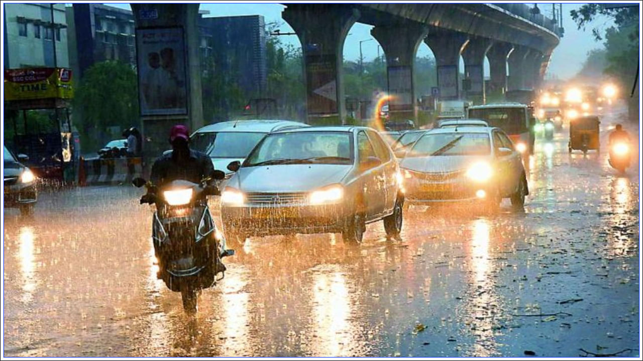 Heavy Rain: హైదరాబాద్‌లో భారీ వర్షం.. రోడ్లన్ని జలమయం.. అప్రమత్తంగా ఉండాలంటూ హెచ్చరిక