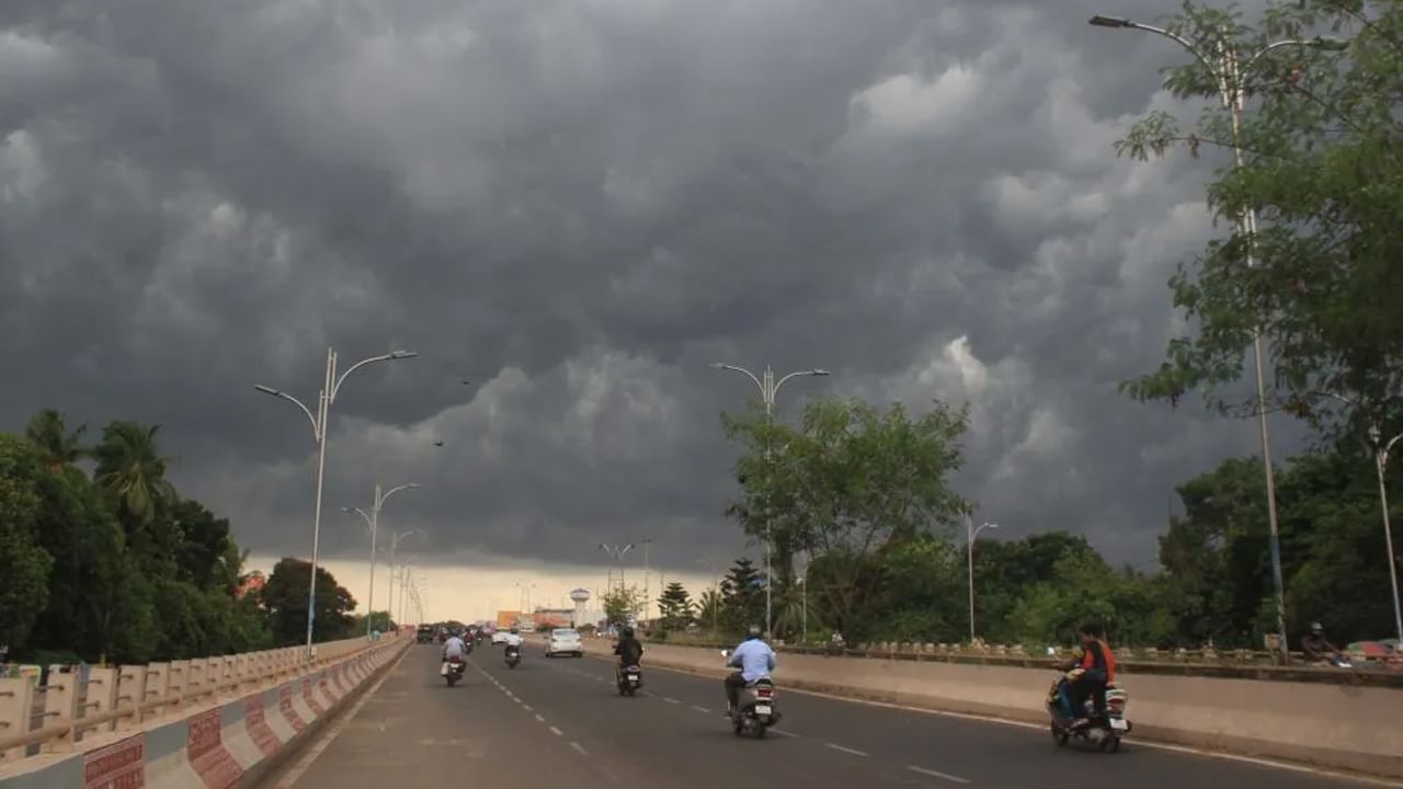 TS Rain Alert: వాతావరణ శాఖ వర్ష సూచన.. ఈ ప్రాంతాల్లో ఉరుములు, మెరుపులతో కూడిన వర్షం.