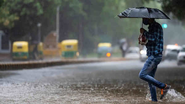 TS Rain Alert: హైదరాబాద్లో బారీ వర్షం.. ఒక్కసారిగా మారిన వాతావరణం