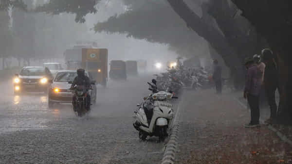 Hyderabad: హైదరాబాదీలకు హై అలర్ట్.. కాసేపట్లో ఈదురుగాలుతో వర్షం కురిసే అవకాశం.