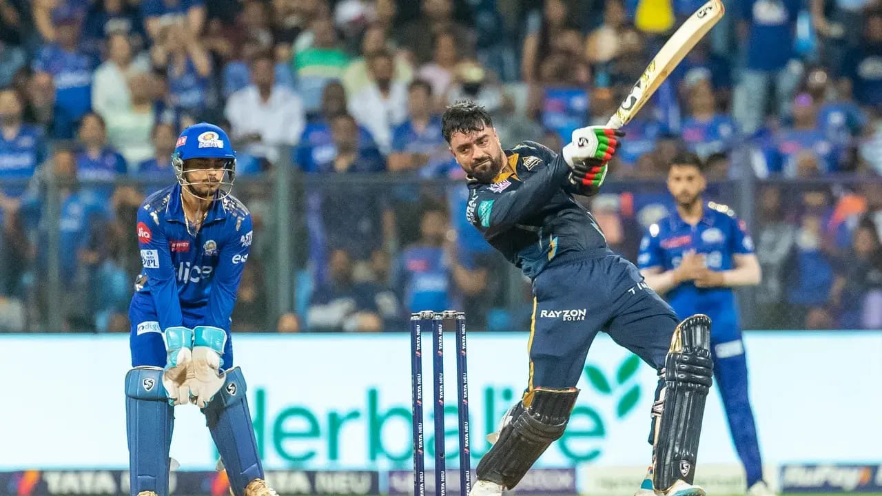  ఈ రెండు ప్రదర్శనలను పరిగణనలోకి తీసుకుంటే సూర్యకుమార్ యాదవ్ కంటే రషీద్ ఖాన్ మ్యాన్ ఆఫ్ ద మ్యాచ్ అవార్డుకు అర్హుడయ్యాడు. అయితే సెంచరీ చేసిన ఆటగాడిని మ్యాన్ ఆఫ్ ద మ్యాచ్ అవార్డుకు ఎంపిక చేయకపోవడంపై పలువురు ఆగ్రహం వ్యక్తం చేస్తున్నారు.