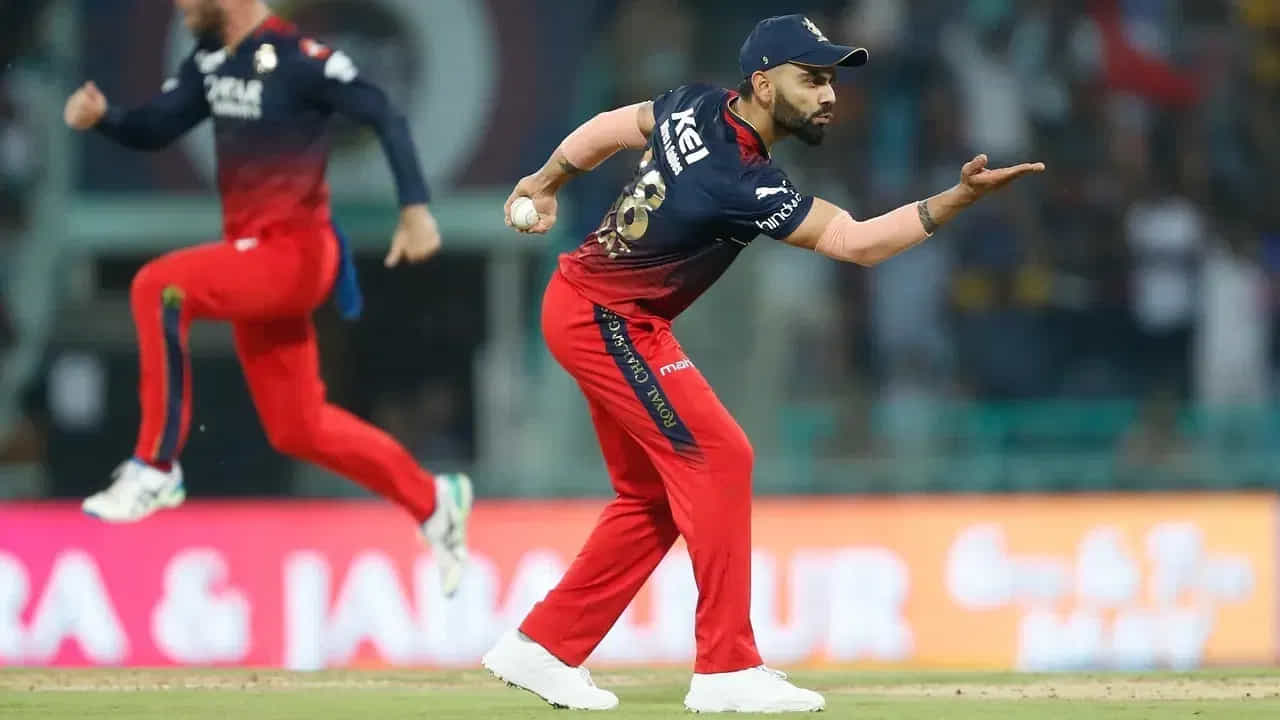 దీంతో ఆర్సీబీతో పాటు పలు జట్ల అభిమానులు రివెంజ్ కోరుకున్నారు. అంతా ఊహించినట్లుగానే రెండో మ్యాచ్లో లక్నో సూపర్ జెయింట్ను ఆర్సీబీ 18 పరుగుల తేడాతో ఓడించింది. దీంతో విరాట్ కోహ్లీ కూడా తనదైన శైలిలో రివెంజ్ తీర్చుకున్నాడు. అయితే అది కాస్త మ్యాచ్ అనంతరం ‘కోహ్లీ వర్సెస్ గంభీర్’గా మారి ఇద్దరి మధ్య మాటల వాగ్వాదం వరకు వెళ్లింది.