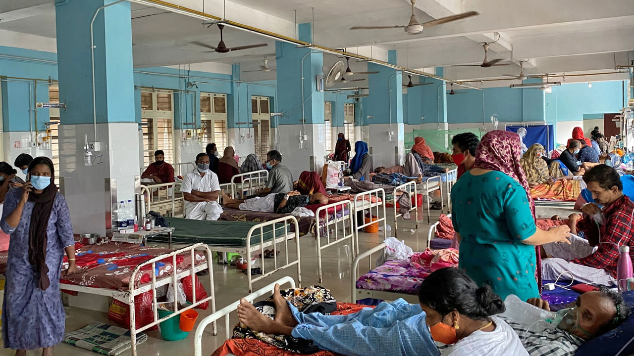 కాలికి గాయమై నడవలేకపోతున్నానంటూ పోలీసులకు ఓ వ్యక్తి ఫోన్ కాల్.. తీరా ఆస్పత్రికి తీసుకెళ్లాక.!