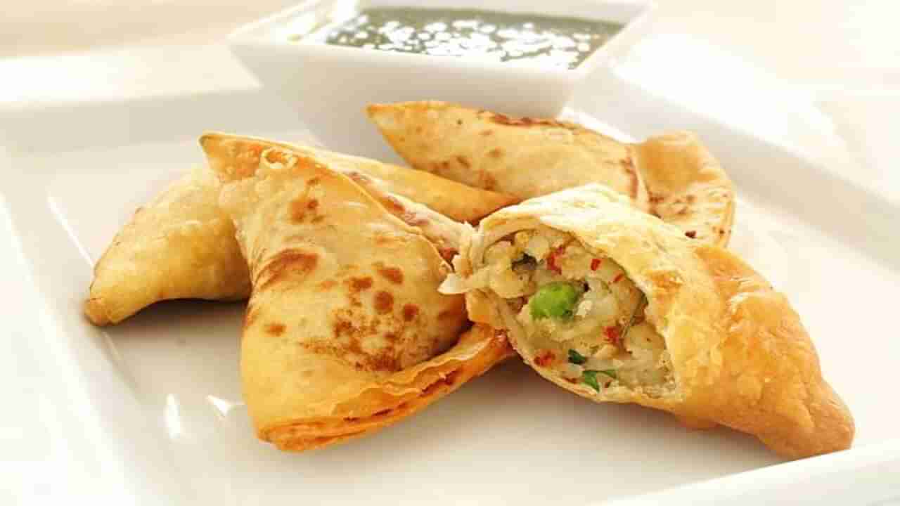 Roti Samosa Recipe: మిగిలిపోయిన చపాతీలతో రోటీ సమోసాను ట్రై చేసి చూడండి.. మీ పిల్లలు లొట్టలేసుకొని తినేస్తారు.