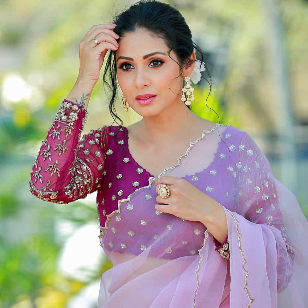 సోషల్ మీడియాలో యాక్టివ్ గా ఉండే నటి సదా.. ఎప్పటికప్పుడు తన ఫొటోలను షేర్ చేస్తూనే ఉంటుంది.