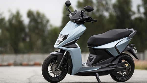 Electric scooter: మార్కెట్లోకి కొత్త ఎలక్ట్రిక్ స్కూటర్.. ఒక్కసారి ఛార్జ్ చేస్తే 212 కి.మీ దూసుకెళుతుంది