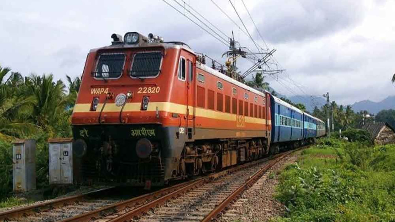 Special Trains: కాచిగూడ - కాకినాడ మధ్య సమ్మర్ స్పెషల్ ట్రైన్స్.. మరికొన్ని కూడా పొడిగింపు.. ఇవిగో డీటేల్స్