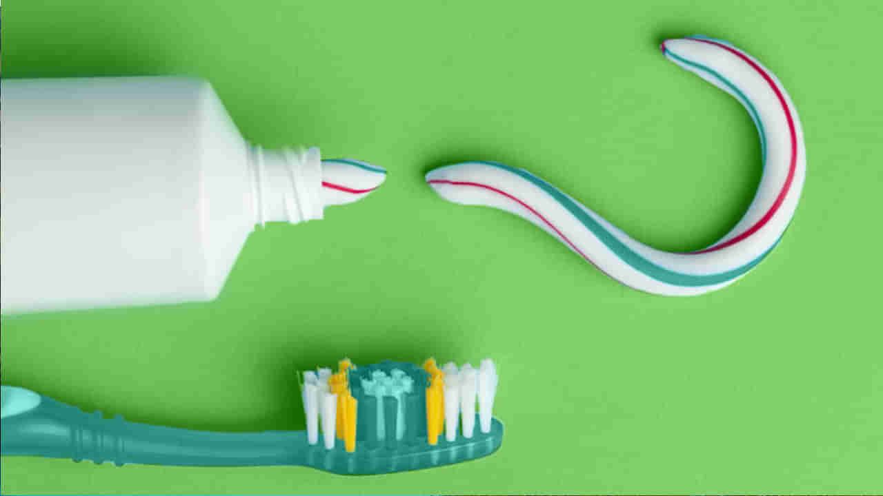 Toothpaste Uses: టూత్‌పేస్ట్‌తో ఎన్ని ప్రయోజనాలో.. దంతాలు శుభ్రం చేయడానికి మాత్రమే అనుకుంటే పప్పులో కాలేసినట్లే..!