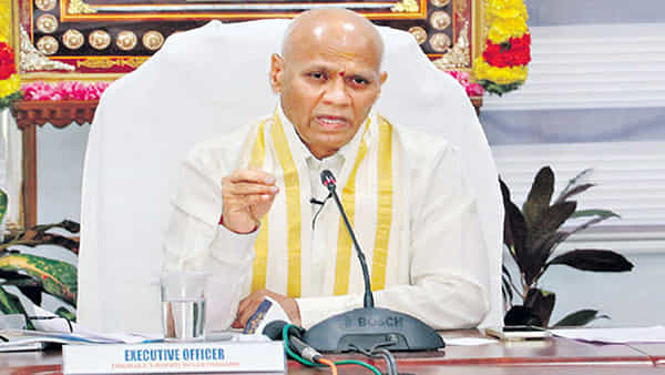శ్రీవారి భక్తులకు అలర్ట్! తితిదే పేరిట 52 నకిలీ వెబ్సైట్లు, 13 నకిలీ మొబైల్ యాప్లు