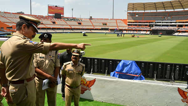 SRH vs KKR Tickets: ఉప్పల్లో ఫేక్ టిక్కెట్స్ కలకలం.. ఆరుగురిని అరెస్టు చేసిన పోలీసులు..