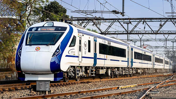 Andhra Pradesh: రైల్వే ప్రయాణికులకు అలర్ట్.. 4 గంటలు ఆలస్యం కానున్న వందే భారత్ ఎక్స్ప్రెస్.