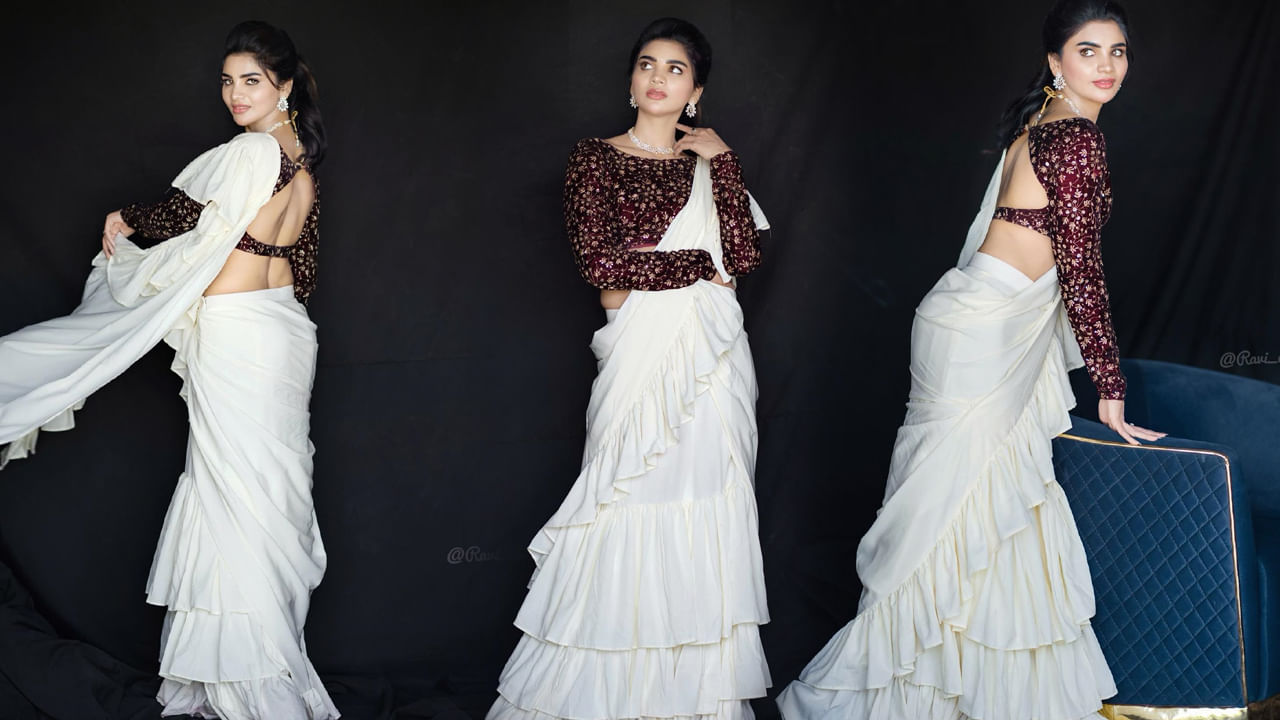 ఈ మధ్య జబర్దస్త్ లోకి వచ్చి బాగా ఫేమస్ అయింది వర్ష.. అంతకుముందు కొన్ని సీరియల్స్ లో నటించిన వర్షకి పెద్దగా పాపులర్ కాలేదు.. అయితే ఎప్పుడైతే జబర్దస్త్ లోకి ఎంట్రీ ఇచ్చిందో అప్పుటి నుంచి ఈ అమ్మడు క్రేజ్ అమాంతం పెరిగిపోయింది.  సోషల్ మీడియాలో యాక్టివ్ గా ఉంటున్న ఈ భామ ఎప్పటికప్పుడు తన హాట్ ఫోటో షూట్ లు సోషల్ మీడియాలో షేర్ చేస్తూ వస్తోంది.   

