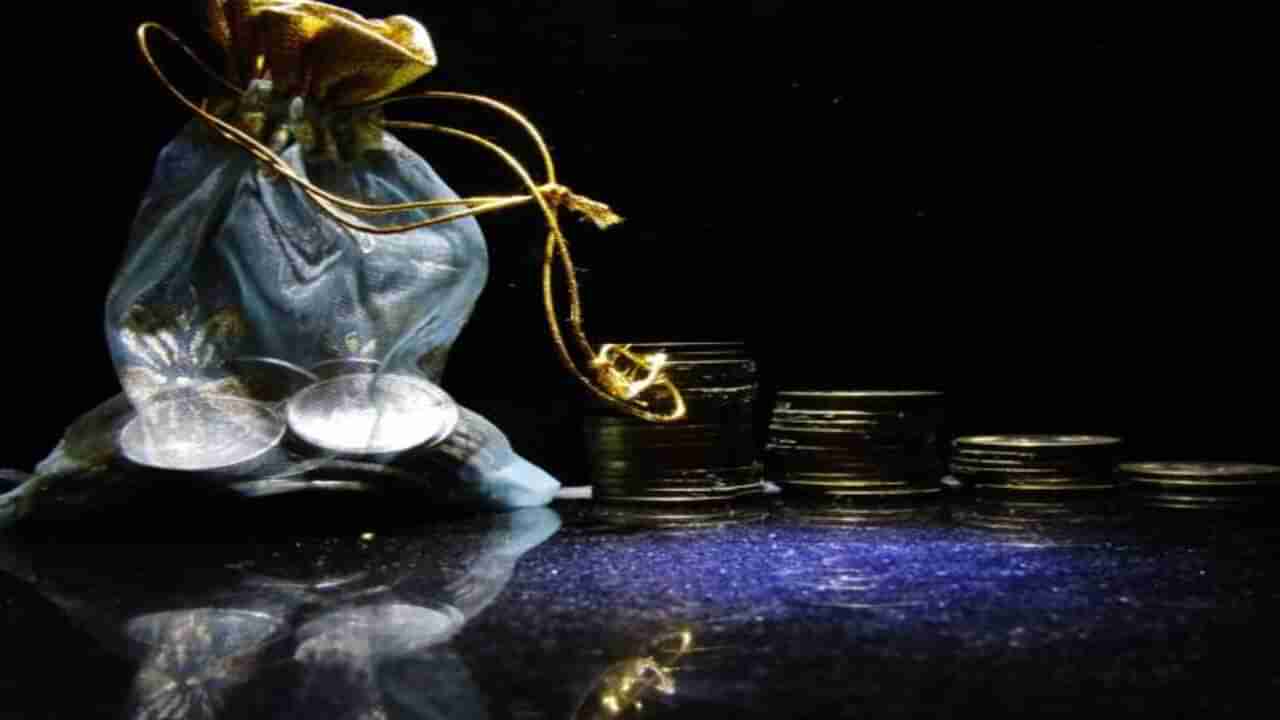 Vastu Tips For Money: ఎంత సంపాదించినా చేతిలో చిల్లిగవ్వ మిగలడం లేదా..? ఈ వాస్తు టిప్స్ ఫాలో అయితే..