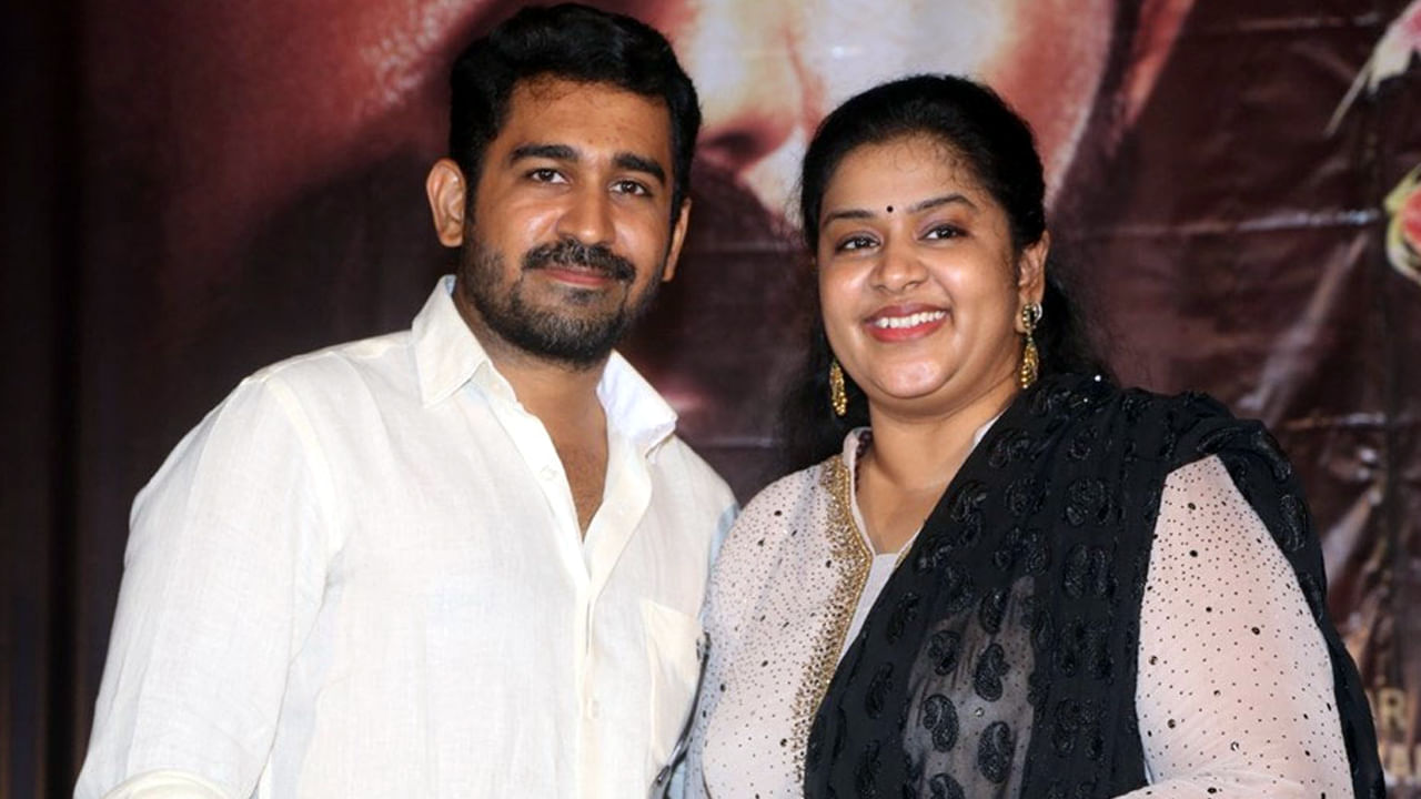 Vijay Antony: ఇంటర్వ్యూ చేయడానికి వచ్చి లవ్ ప్రపోజ్ చేసిన జర్నలిస్ట్.. తొలిచూపుకే ప్రేమలో పడిపోయిన హీరో.. 