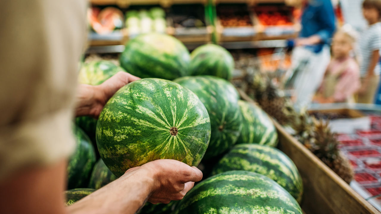 Watermelon: తియ్యటి పుచ్చకాయను ఎలా గుర్తించాలి.. ఈజీ టిప్స్ మీ కోసం..