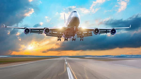 Airfare Charges: దేశంలో 40 శాతం పెరిగిన విమాన ఛార్జీలు.. ముఖ్యంగా ఆ రూట్లో ఇతర దేశాల్లో కంటే ఎక్కువగా..