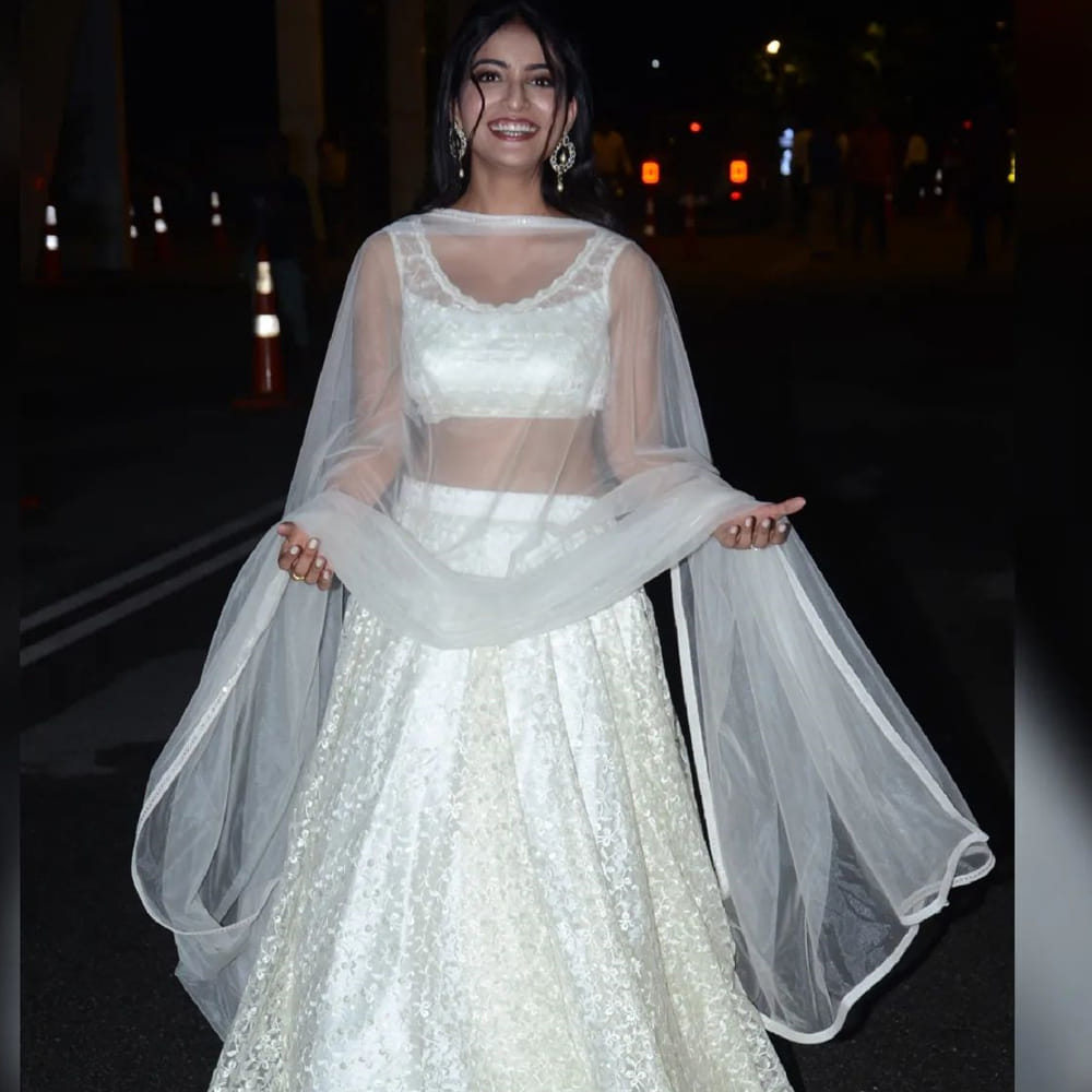 అనన్య నాగళ్ల, రవి మహాదాస్యం జంటగా ప్రస్తుతం ఓ చిత్రంలో నటిస్తున్నారు. రాజా రామ్మోహన్‌ చల్లా ఈ చిత్రానికి దర్శకత్వం వహించగా. వెన్నపూస రమణారెడ్డి నిర్మాత గా ఉన్నారు. శ్రీకాకుళం యాస లో ఇతివృత్తంతో ఈ చిత్రాన్ని నిర్మిస్తున్నారు.  ప్రస్తుతం హైదరాబాద్‌లో షూటింగ్ శెరవేగంగా జరుగుతుంది.