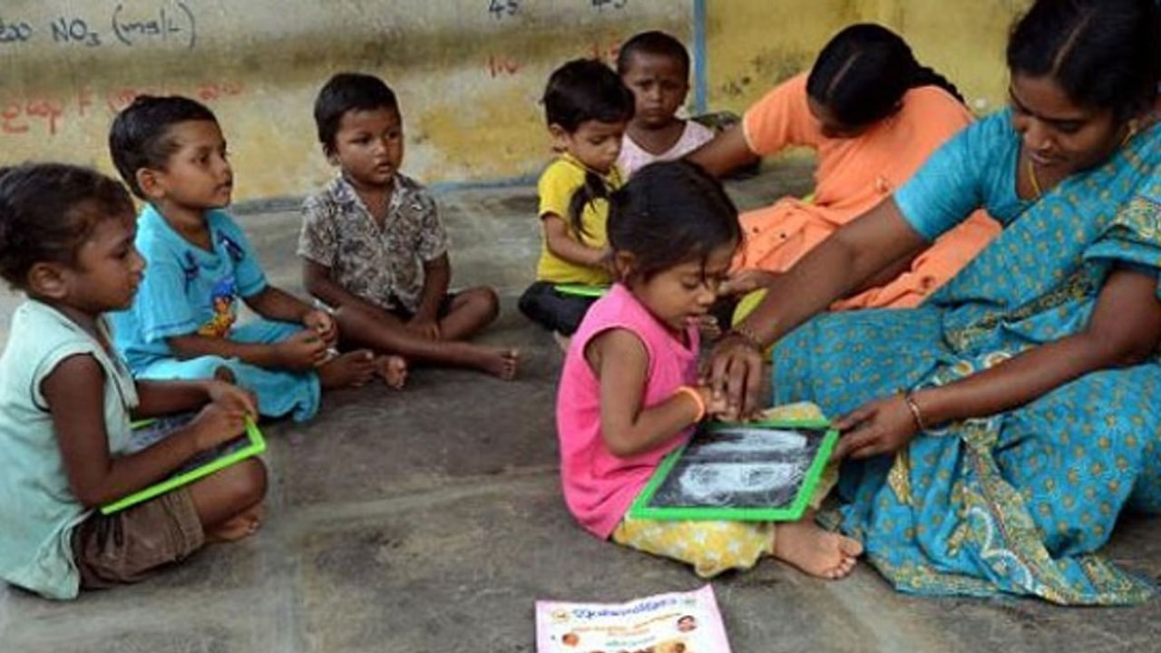 AP Anganwadi Jobs 2023: విశాఖపట్నంలో అంగన్‌వాడీ ఉద్యోగాలకు దరఖాస్తులు ఆహ్వానం.. రాత పరీక్షలేదు..టెన్త్ పాసైతే చాలు