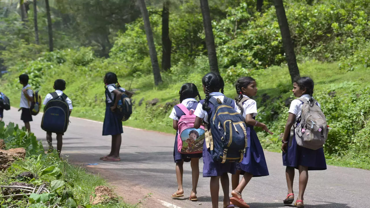 AP School: నేటి నుంచి అన్ని పాఠశాలల్లో రెండు పూటలా బడులు.. విద్యాశాఖ కీలక ఆదేశాలు