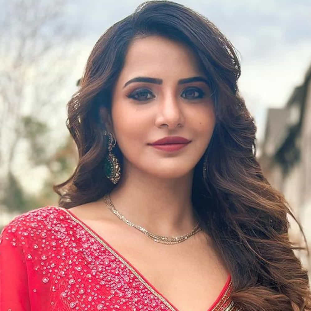 డబ్స్మాష్ వీడియోలతో జూనియర్ సమంతగా క్రేజ్ తెచ్చుకున్న బ్యూటీ అషూ రెడ్డి . బిగ్బాస్ సీజన్ 3లో కంటెస్టెంట్గా టాలీవుడ్ ప్రేక్షకులకు మరింత చేరువైంది. దీని తర్వాత టీవీ షోలు, సినిమాలతో బిజీగా మారిపోయింది. ఇటీవల విడుదలైన ఫోకస్ సినిమాలో పోలీస్గానూ నటించి మెప్పించింది. ప్రస్తుతం ‘ఎ మాస్టర్ పీస్’ చిత్రంలో కథానాయకిగా నటిస్తుంది. తాజాగ అషు సోషల్ మీడియాలో షేర్ చేసిన ఫోటోలకు కుర్రాళ్లు ఫిదా అయిపోతున్నారు.