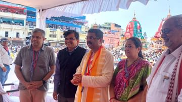 Jagannath Ratha Yatra: Ashwini Vaishnav, Dharmendra Pradhan who took the blessings of Shankaracharya in the Jagannath Ratha Yatra