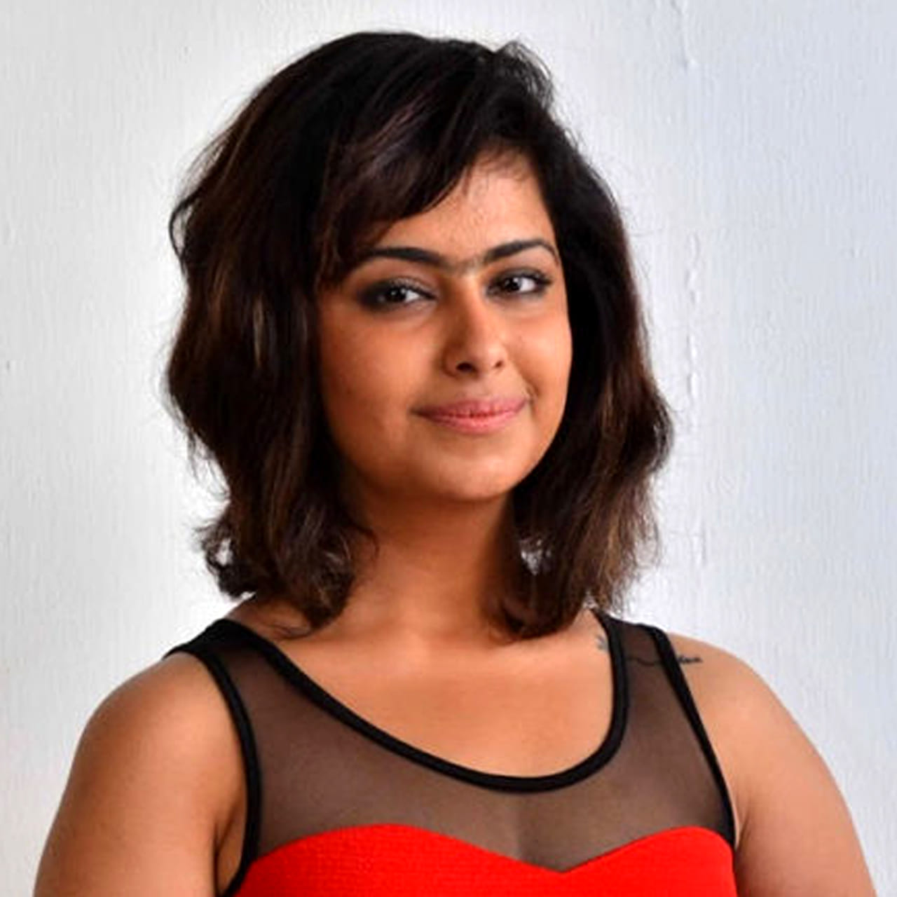 చిన్నారి పెళ్లి కూతురు సీరియల్ తో అందరిని ఆకట్టుకుంది అవికా గోర్. ఈ ఒక్క సీరియల్ తోనే ఈ చిన్నది లక్షల మంది ఫ్యాన్స్ ను సొంతం చేసుకుంది.