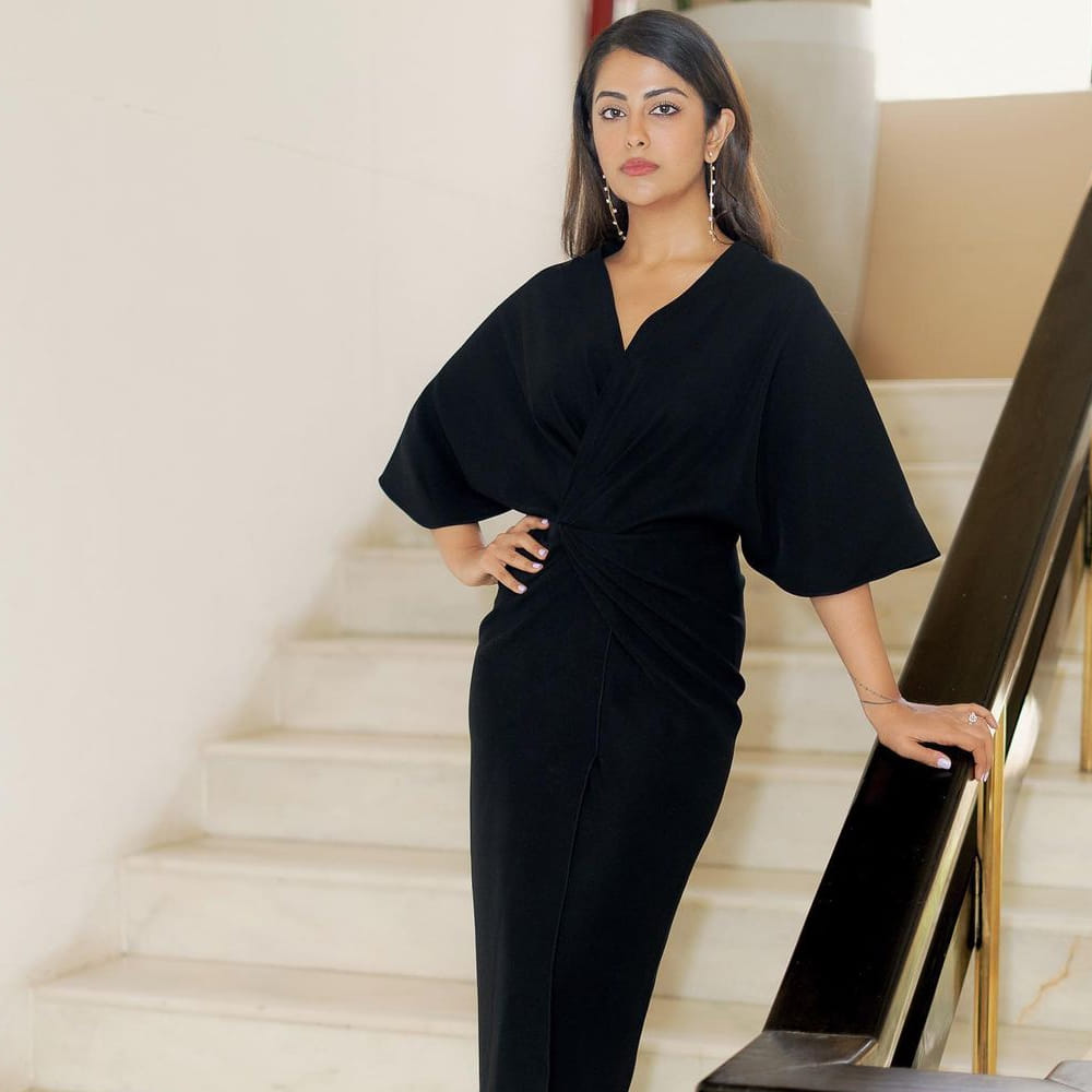 చిన్నారి పెళ్లికూతురు బుల్లితెరపై సందడి చేసిన ఈ ముద్దుగుమ్మ ఉయ్యాలా జంపాల సినిమాతో పరిచయమై తెలుగు సినీ అభిమానులకు దగ్గరయ్యింది.. ఆమె ఈ భామ అవికాగోర్. ఈ ముద్దుగుమ్మ వరుస సినిమాలతో తనదైన స్టైల్ ల్లో దూసుకుపోతుంది. చిత్రపరిశ్రమలో తనకంటూ ప్రత్యేక ఇమేజ్ క్రియేట్ చేసుకుంది అవికా గోర్. అవికా న్యూ ఫోటోషూట్ తో కిల్లింగ్ ఎక్సప్రెషన్స్ తో యూత్ ను ఎట్రాక్ట్ చేస్తుంది. మీరు ఓ లుక్కేయండి.