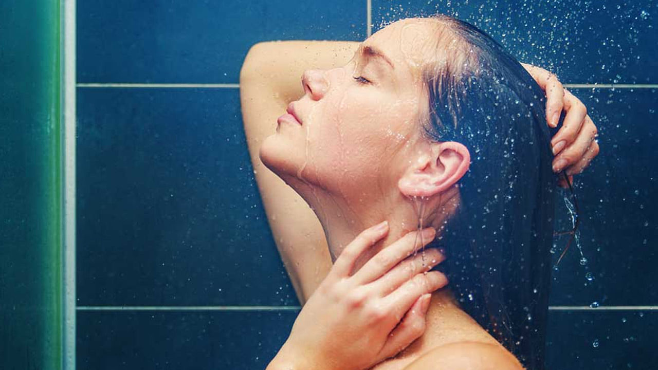 Benefits Of Showering At Night రాత్రి నిద్రకు ముందు స్నానం చేయడం వల్ల