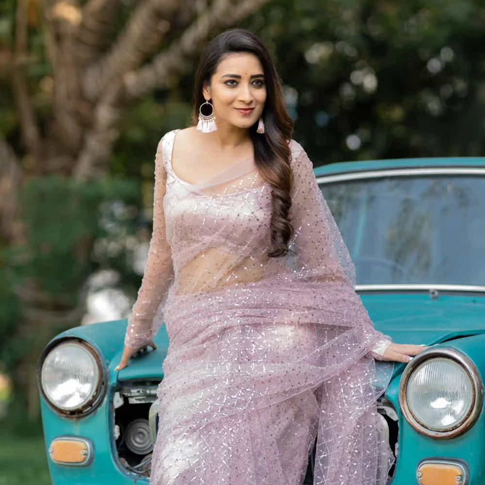 బిగ్ బాస్ షోతో ప్రేక్షకులకు మరింత దగ్గరైంది భానుశ్రీ. మరోవైపు సోషల్ మీడియాలోనూ క్యూట్ ఫోటోస్ తో  సందడి చేస్తూ ఫ్యాన్స్ కు మరింత దగ్గర అయింది ముద్దుగుమ్మ..