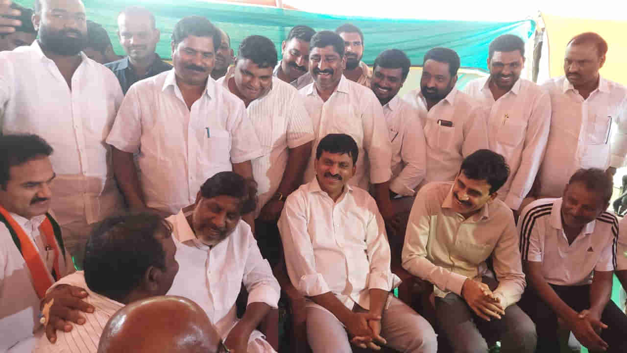 Ponguleti Srinivasa Reddy: హస్తం గూటికే.. భట్టి విక్రమార్కతో భేటీ అయిన పొంగులేటి శ్రీనివాసరెడ్డి..