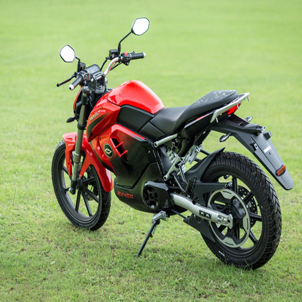 ప్రత్యక్ష సూర్యకాంతిలో మీ వాహనాన్ని పార్కింగ్ చేయవద్దు :  మీ వాహనాన్ని ప్రత్యక్షంగా, కఠినమైన సూర్యకాంతిలో ఎప్పుడూ పార్క్ చేయకండి, ఇది ఇంధనం యొక్క బాష్పీభవనానికి దారి తీస్తుంది, ఇది మైలేజీని తగ్గిస్తుంది.